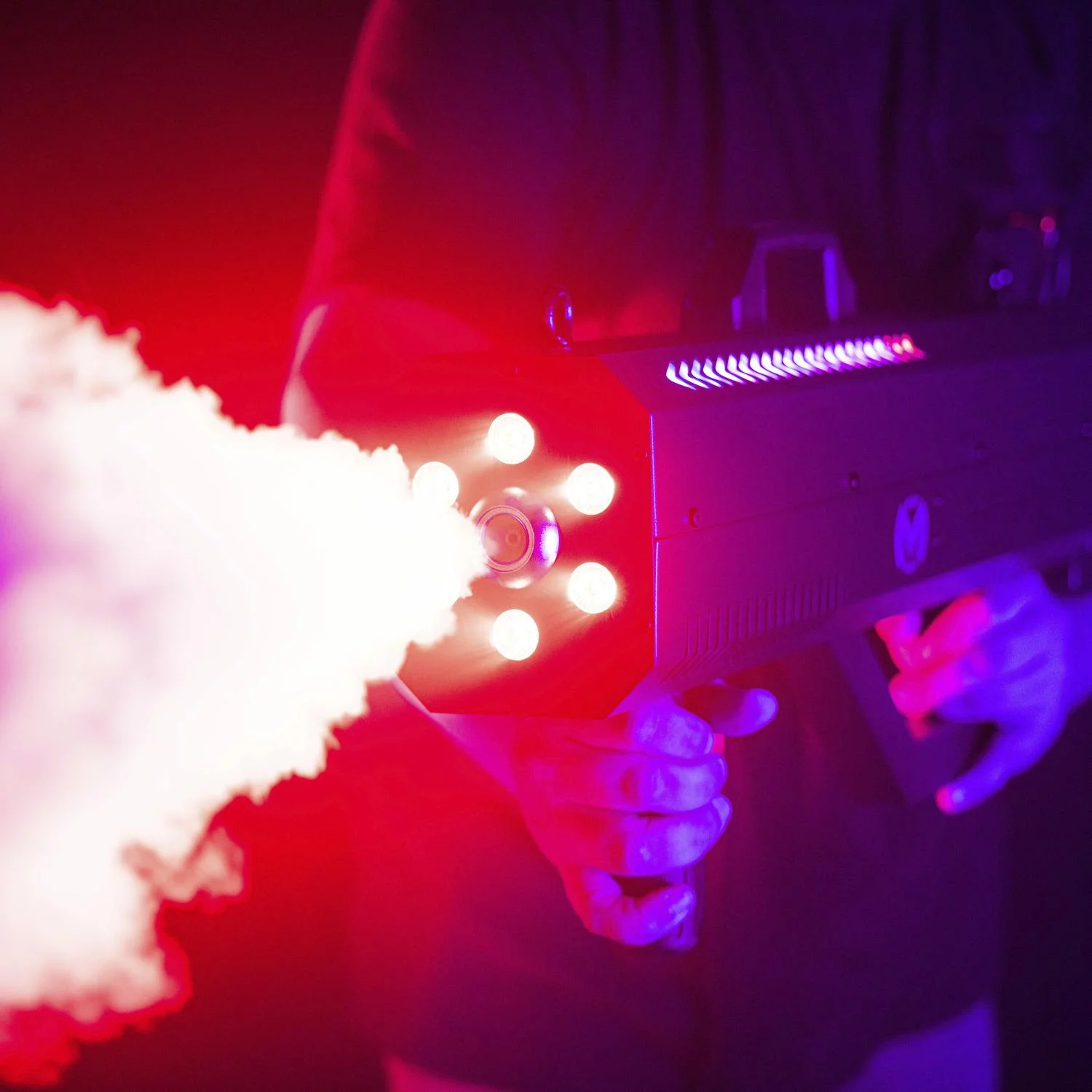 Mac Mah Fog Blaster 1500 RGB – Pack de 2 machines à fumée type gun effet CO₂